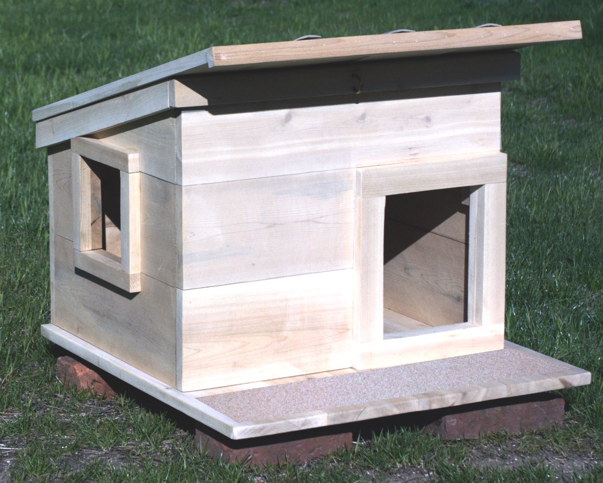 Feral Cat House